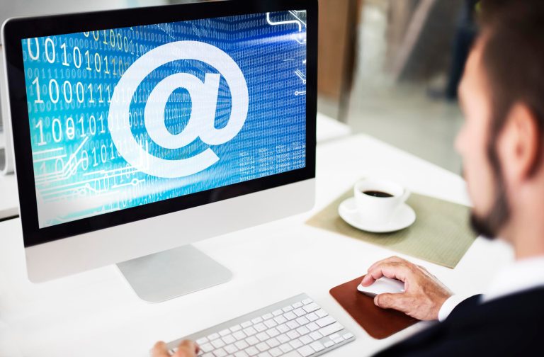 Spearphishing Memancing dengan Umpan Spesifik